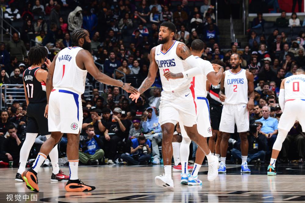 中突出的个 中突出的个